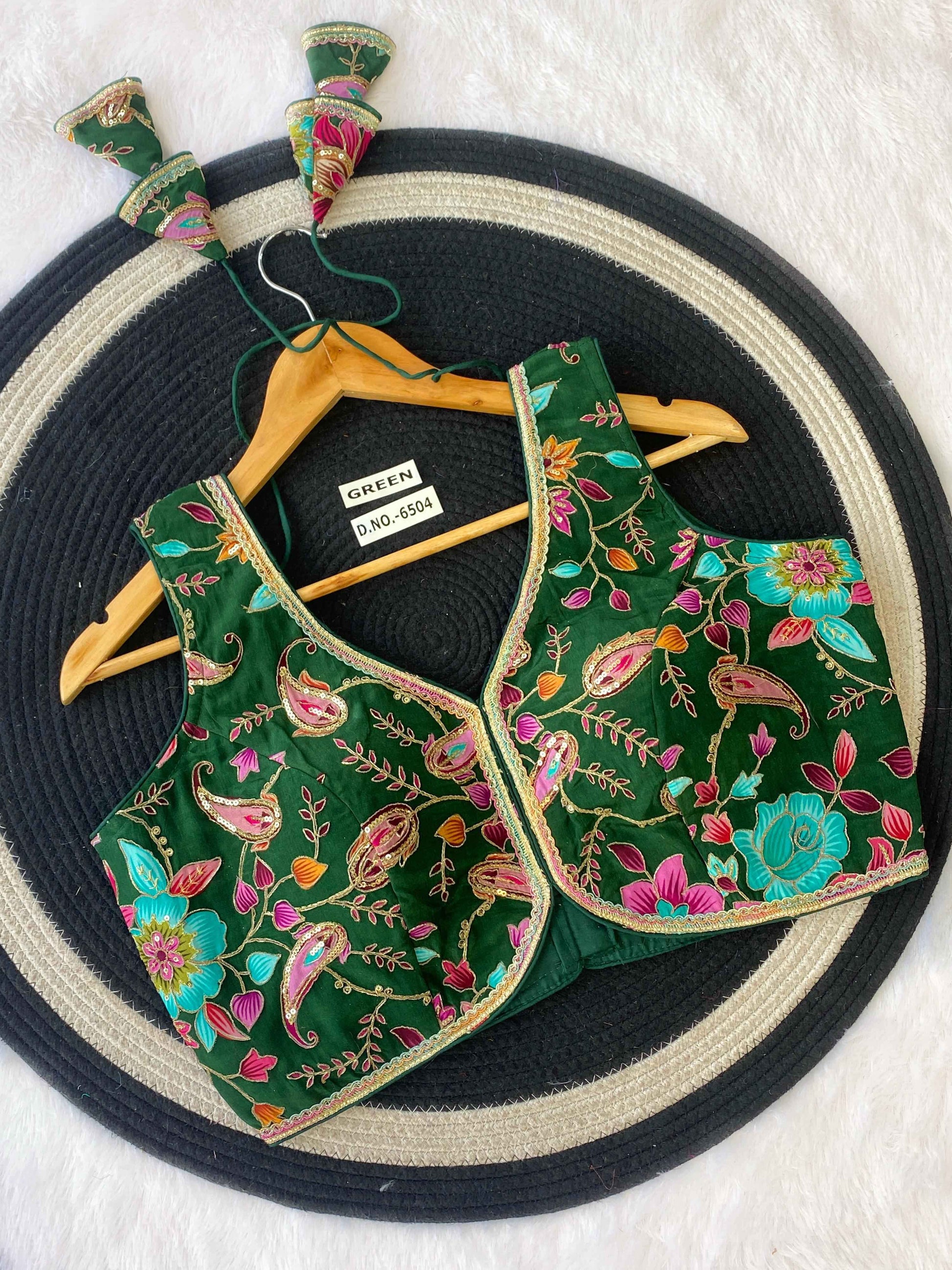 Buy Crepe Viscose Position Print Blouse Manufacturers in India – BlouseLine Bl 6504