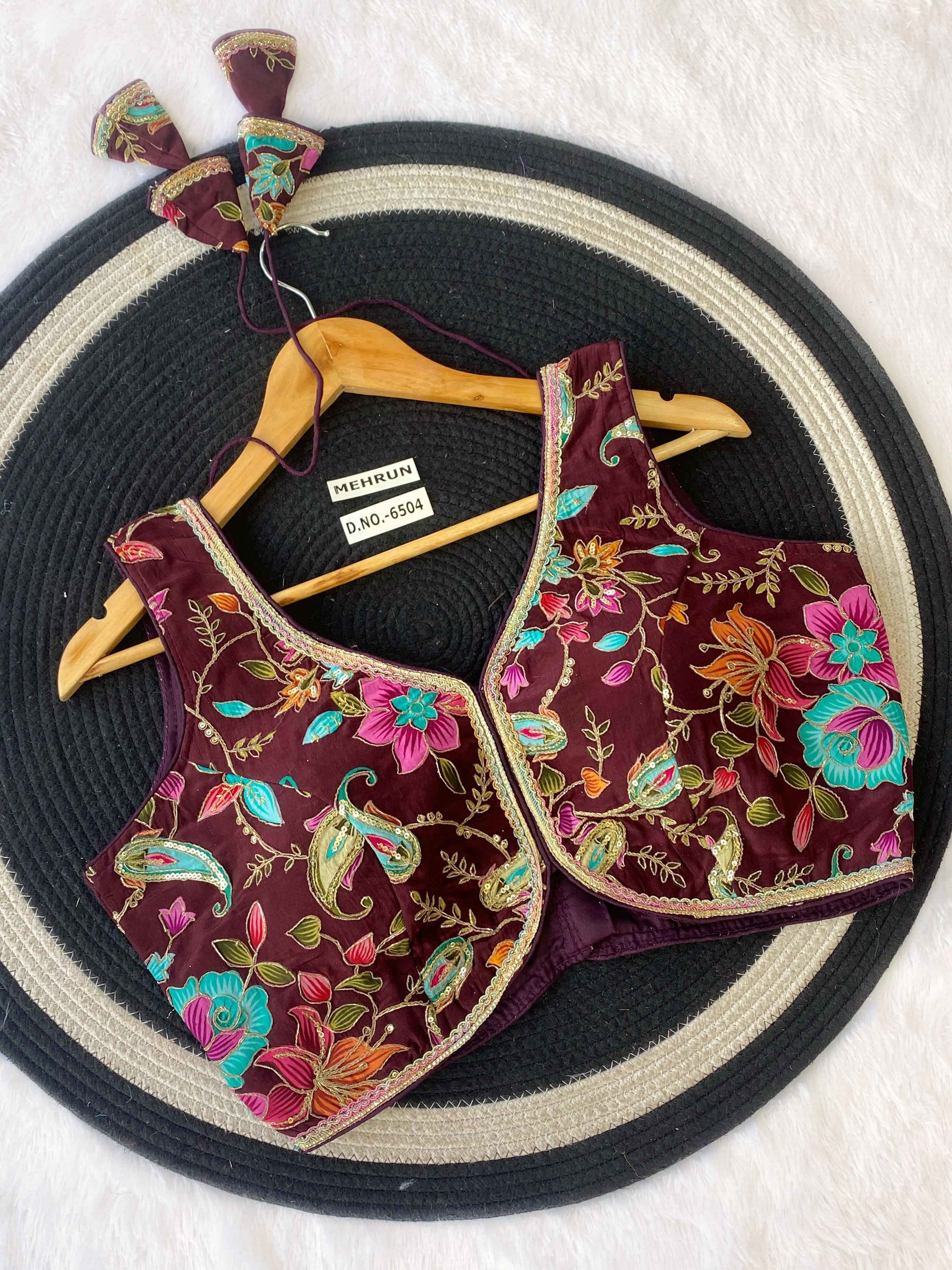 Buy Crepe Viscose Position Print Blouse Manufacturers in India – BlouseLine Bl 6504