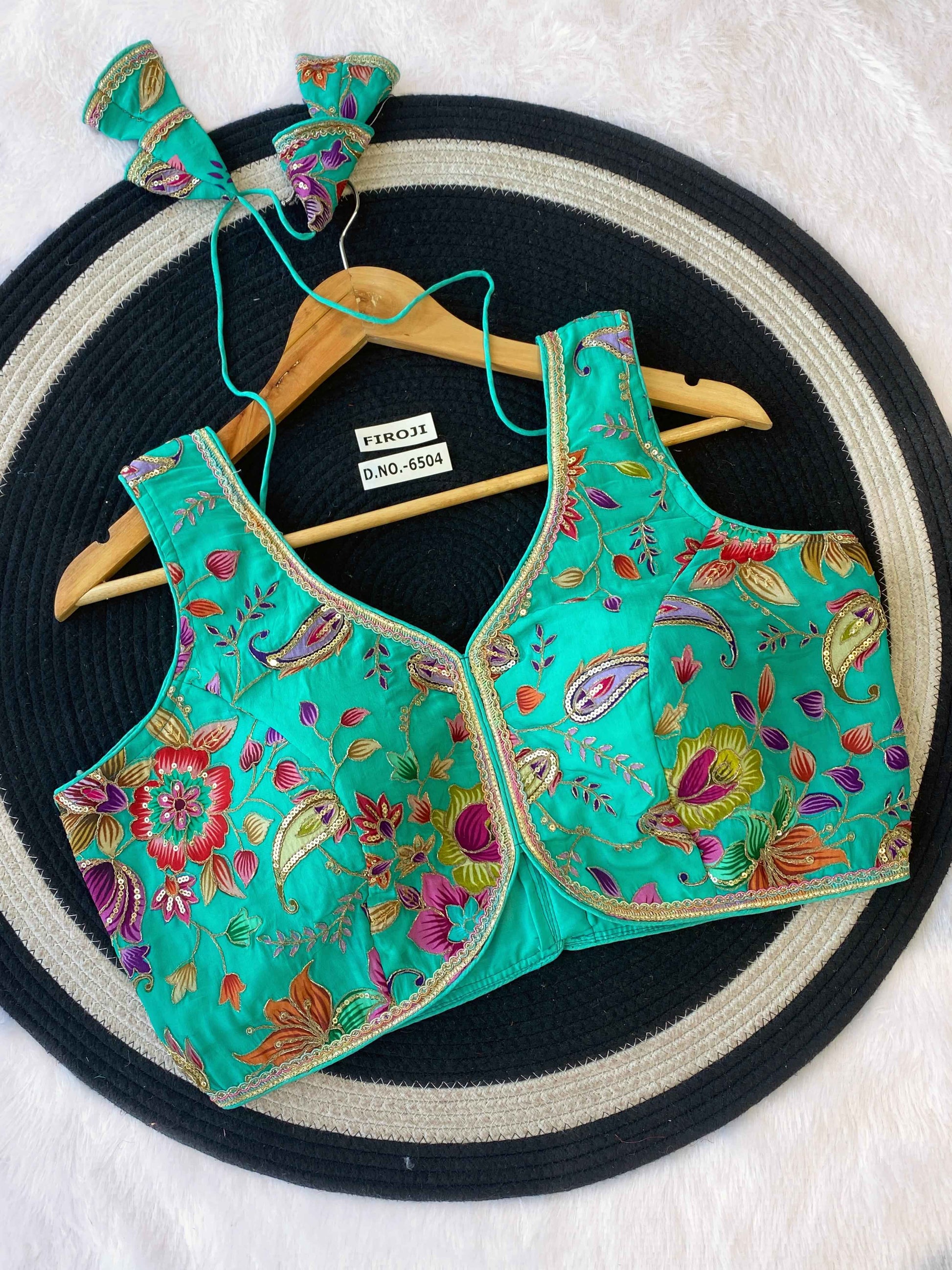 Buy Crepe Viscose Position Print Blouse Manufacturers in India – BlouseLine Bl 6504