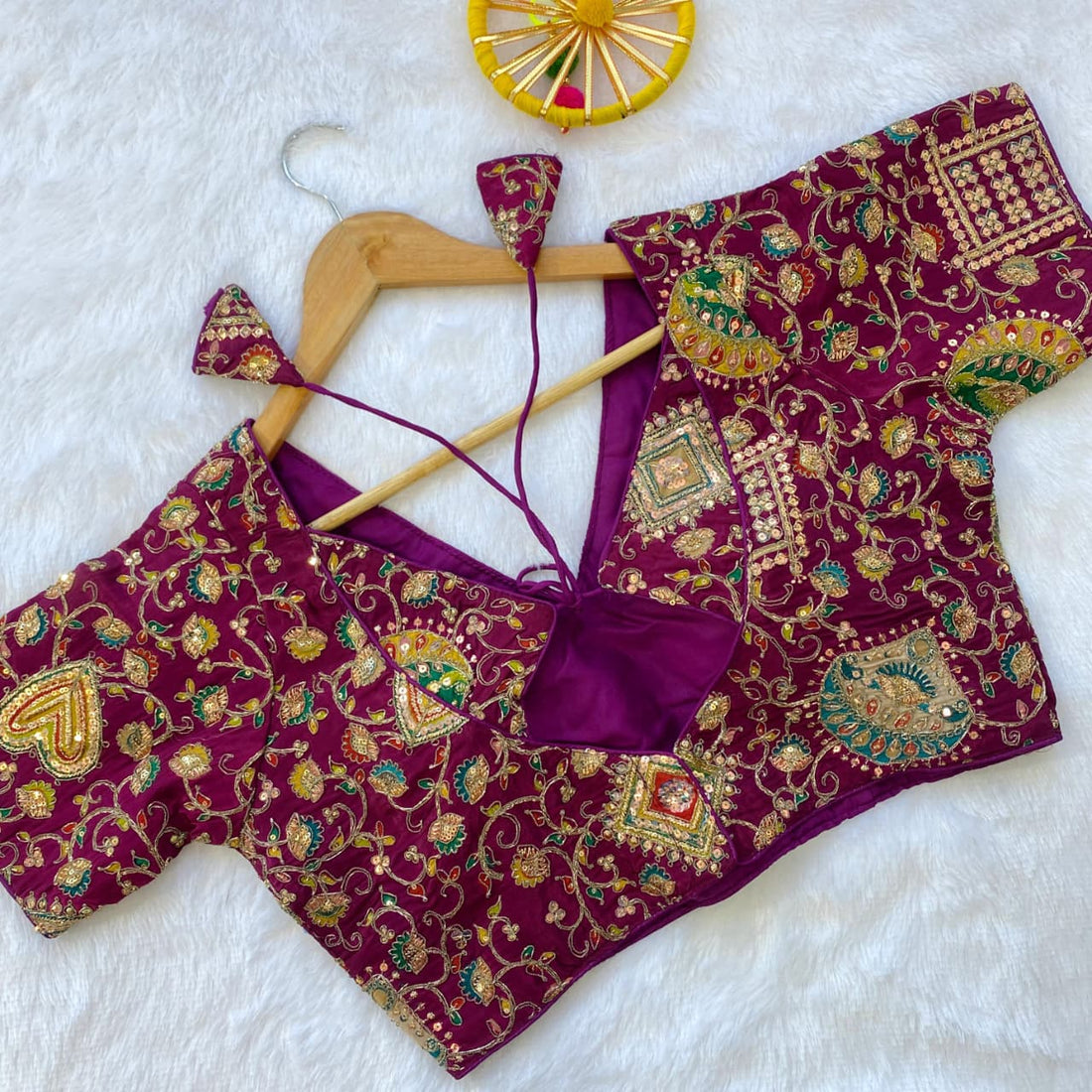 Buy Crepe Viscose Position Print Blouse Near Me – Blouseline BL 6508